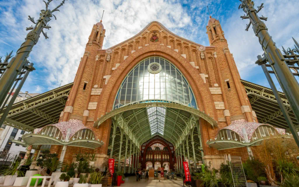 Valencia Útikönyv: látnivalók, történelem, gasztronómia és hasznos tippek