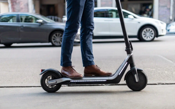 Roller biztosítás: hogyan érintik a kötelezőt az új KRESZ szabályok?